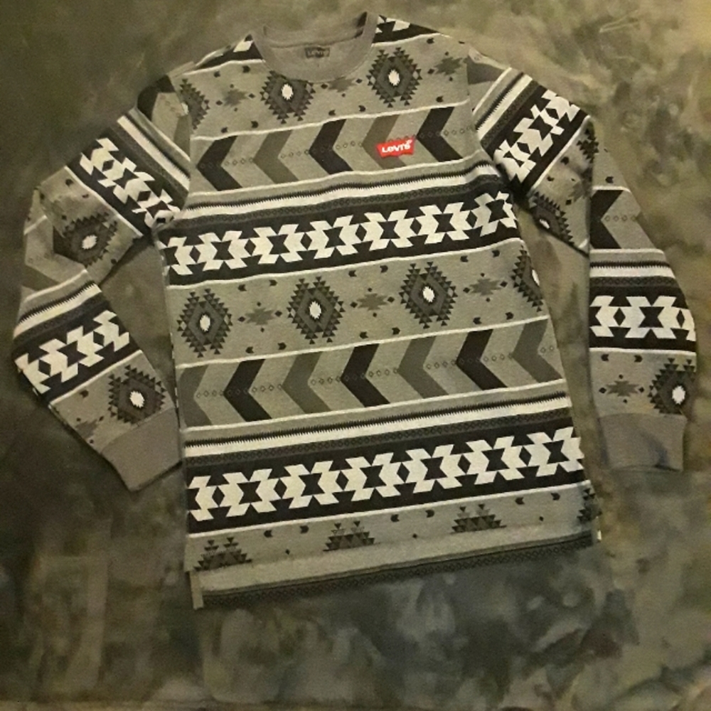 Levi's Sweater/Shirt